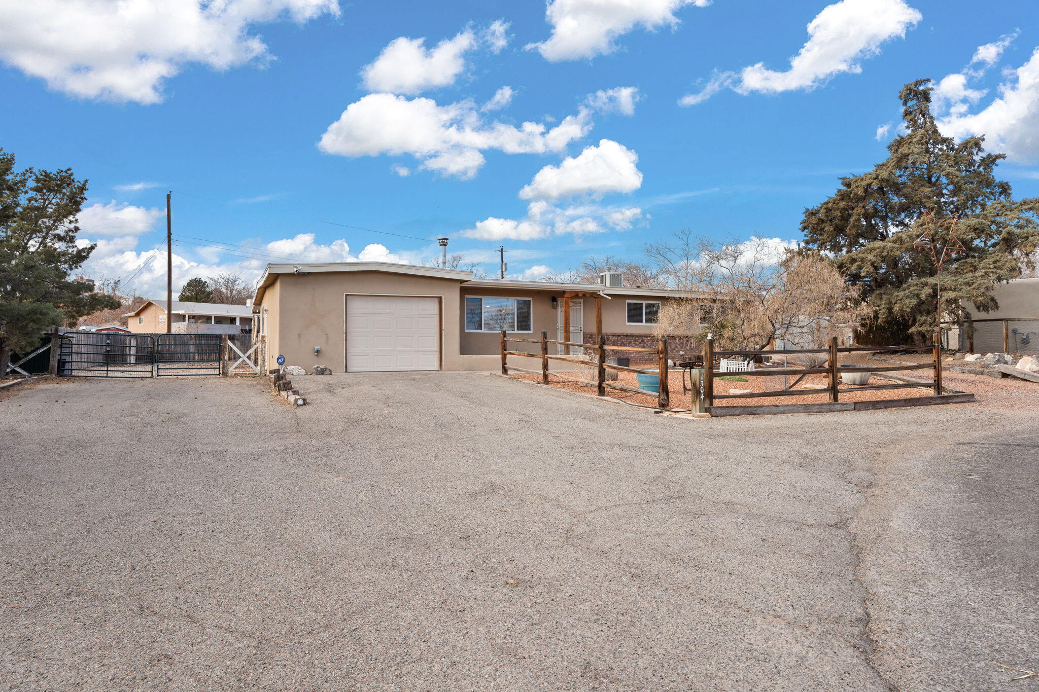 1304 Linda Court, Corrales, New Mexico image 3