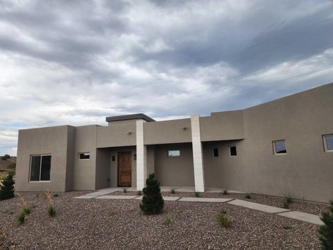 Photo of 10 Basketweaver Ct, Placitas, NM 87043 (MLS # 1090390)