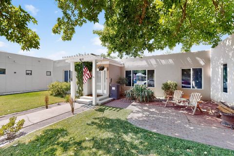 Photo of 1508 San Carlos Road SW, Albuquerque, NM 87104 (MLS # 1092878)