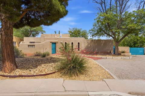 Photo of 610 Carlisle Boulevard SE, Albuquerque, NM 87106 (MLS # 1103885)