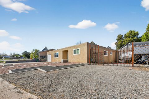 Photo of 5705 Piedra Road NW, Albuquerque, NM 87114 (MLS # 1093380)