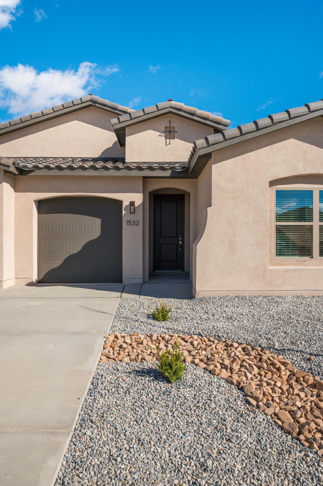 1532 Valle De Colores Road NW