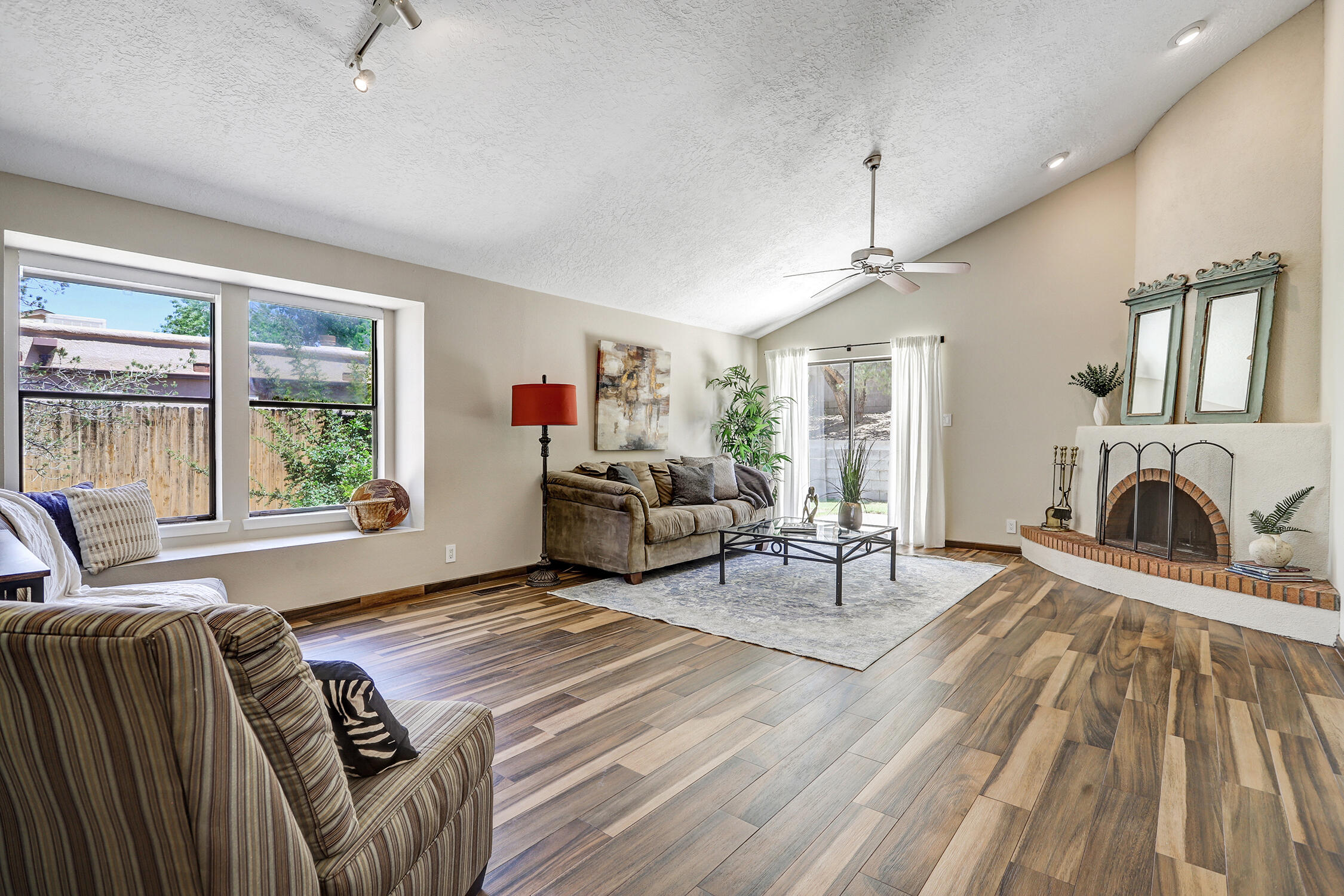 5408 Camino Montano NE