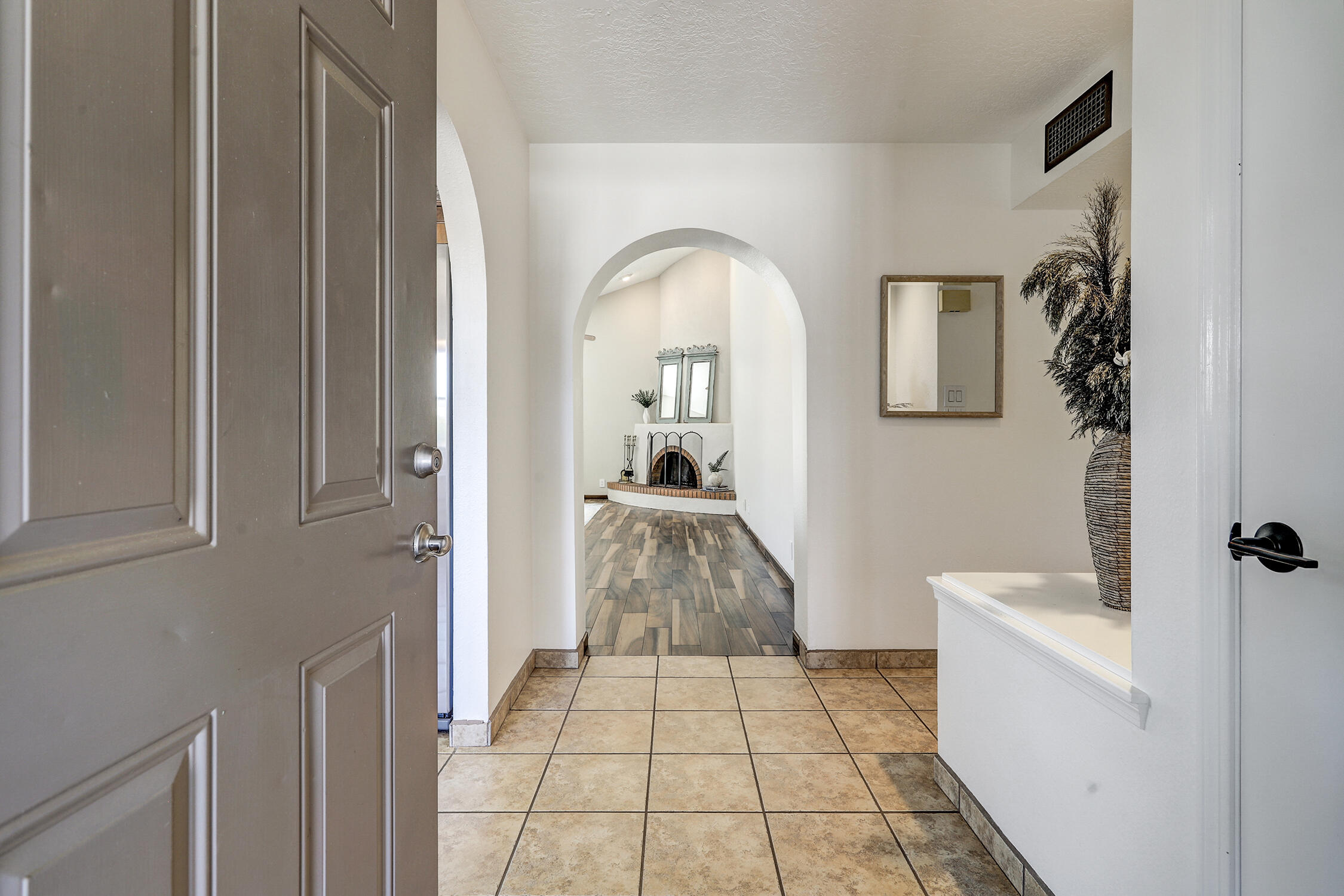5408 Camino Montano NE
