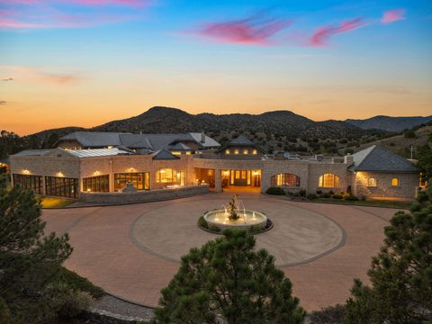 Photo of 3150 Coyote Trail Trl, Albuquerque, NM 87123 (MLS # 1090509)