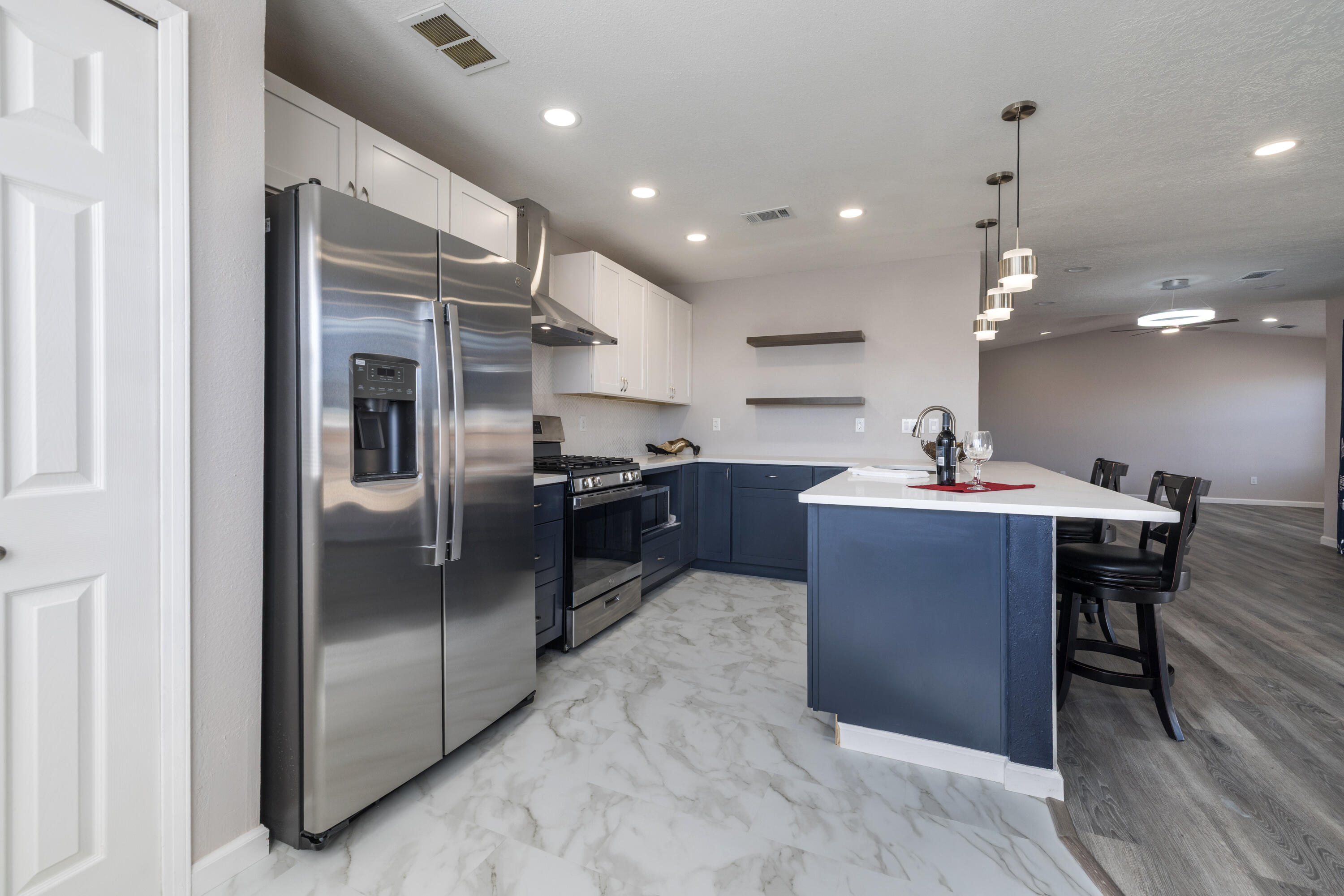 6217 APACHE PLUME Road NE