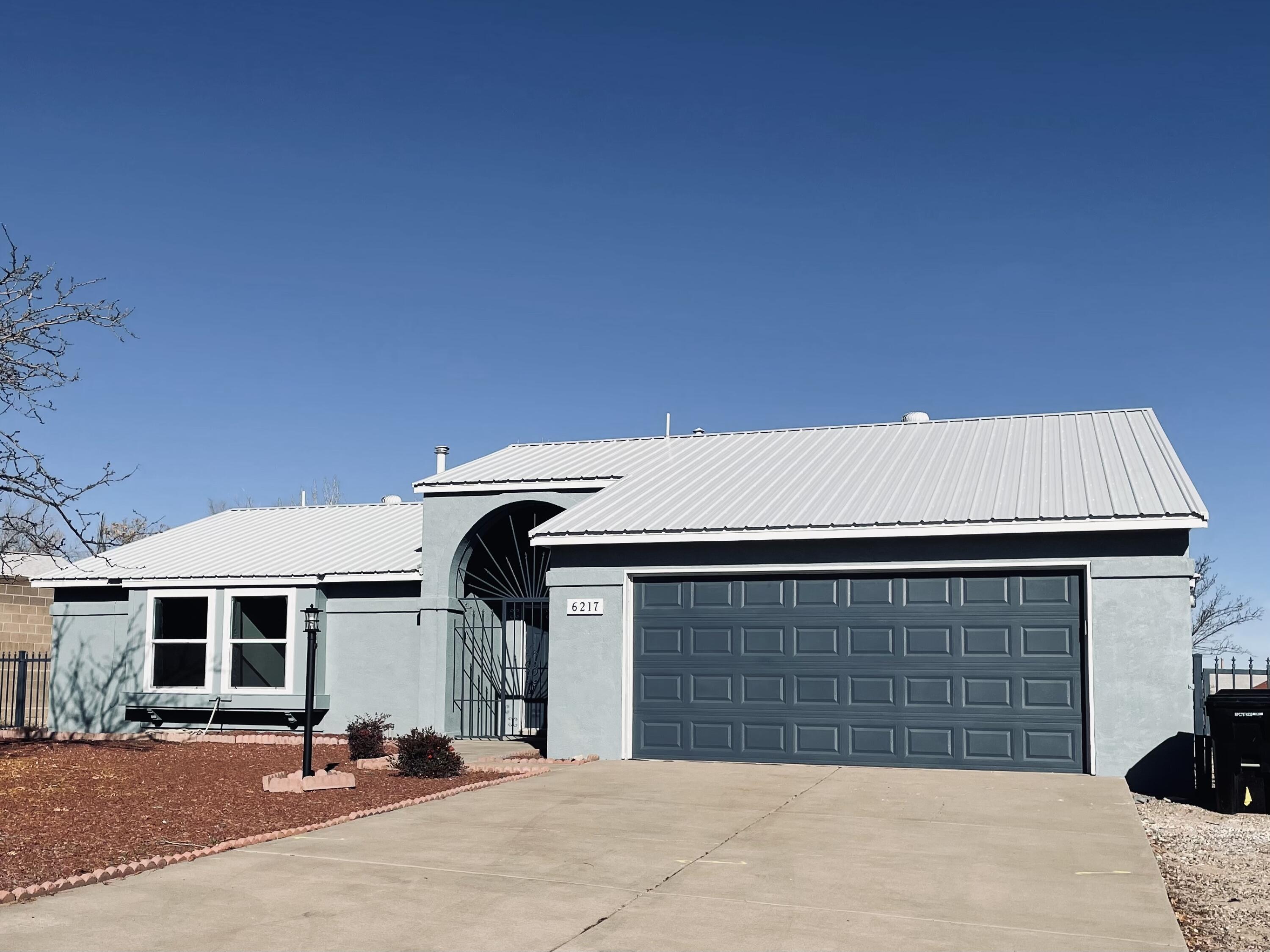 6217 APACHE PLUME Road NE