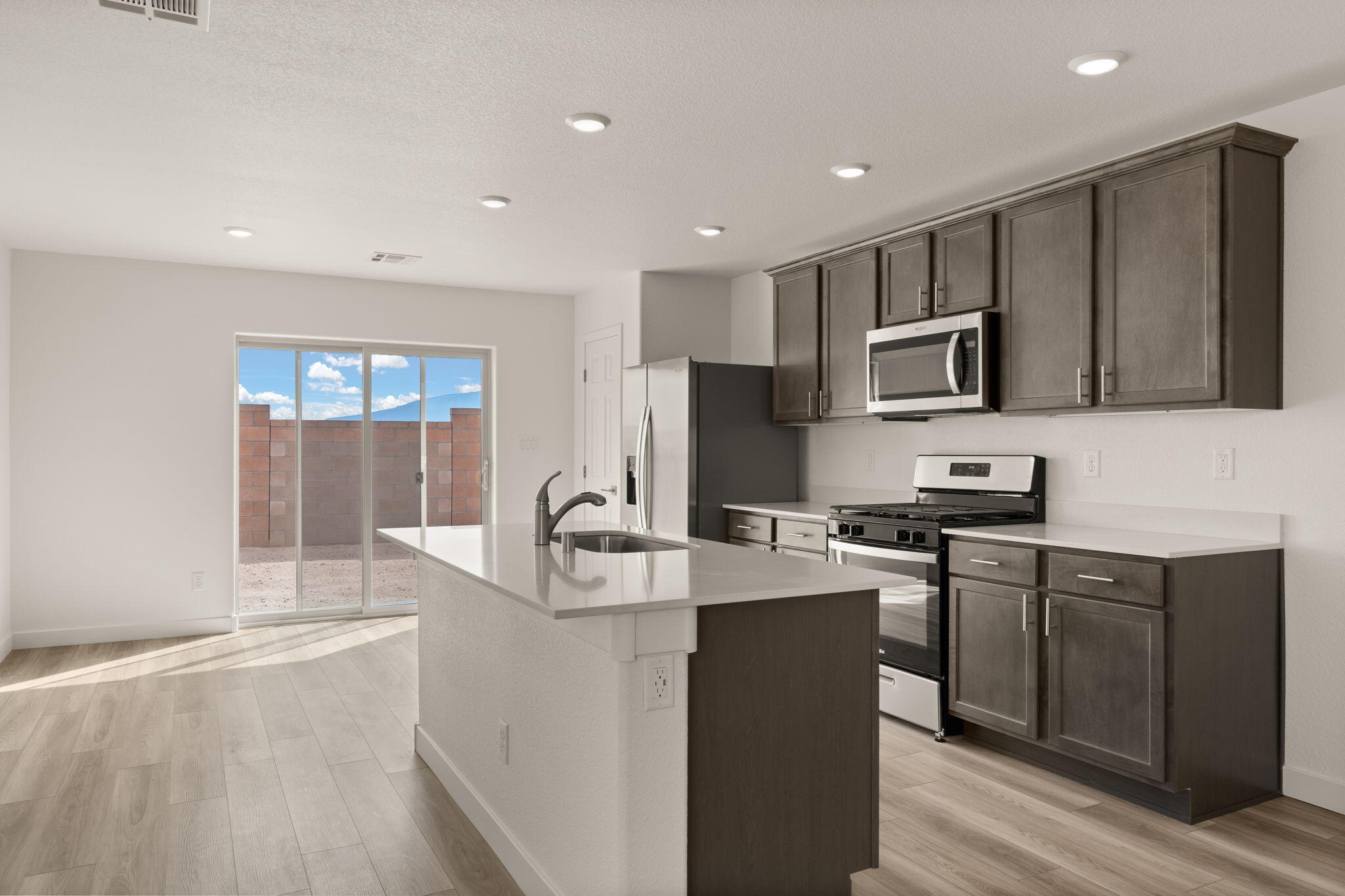 1529 Rawhide Loop NE