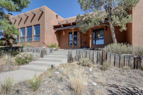 Photo of 1219 Rockrose Road NE, Albuquerque, NM 87122 (MLS # 1101252)
