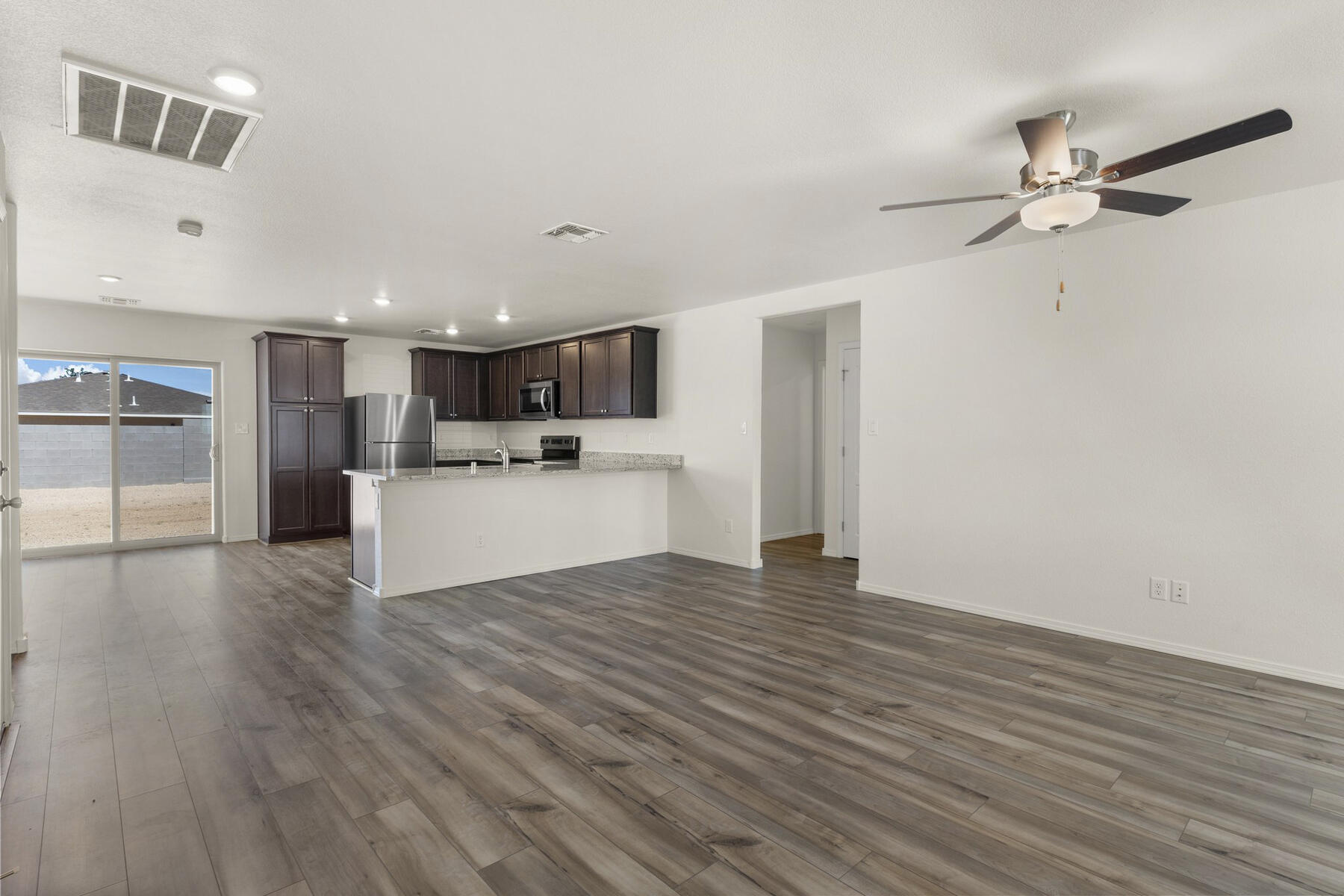 2501 Calle Del Los Claveles, Belen, New Mexico image 2