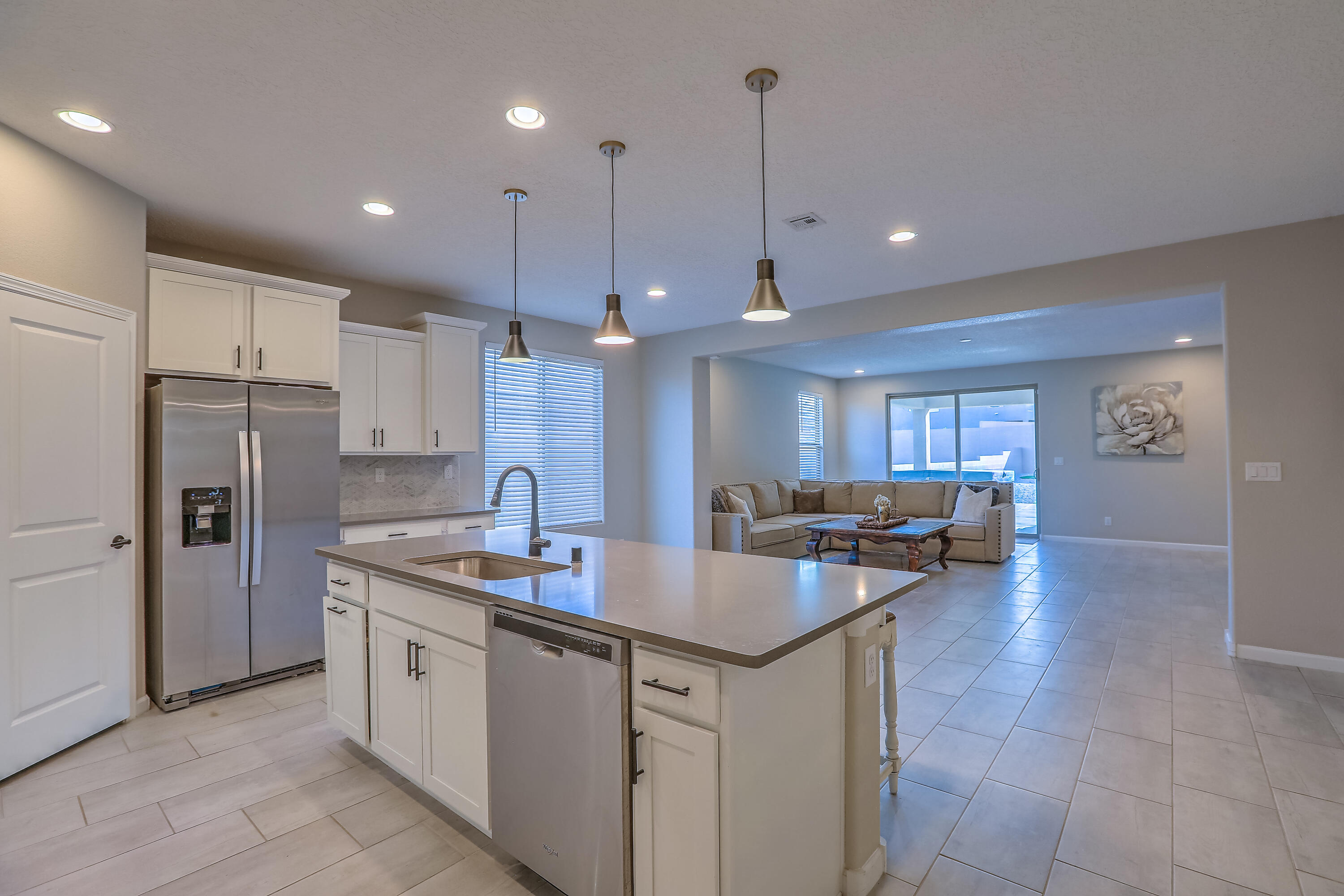 2912 KINGS CANYON Loop NE