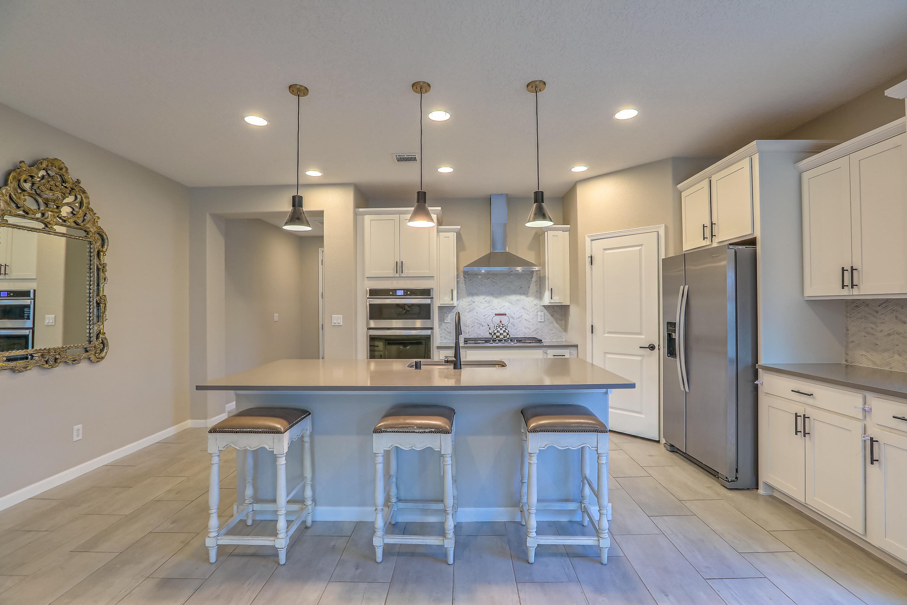 2912 KINGS CANYON Loop NE