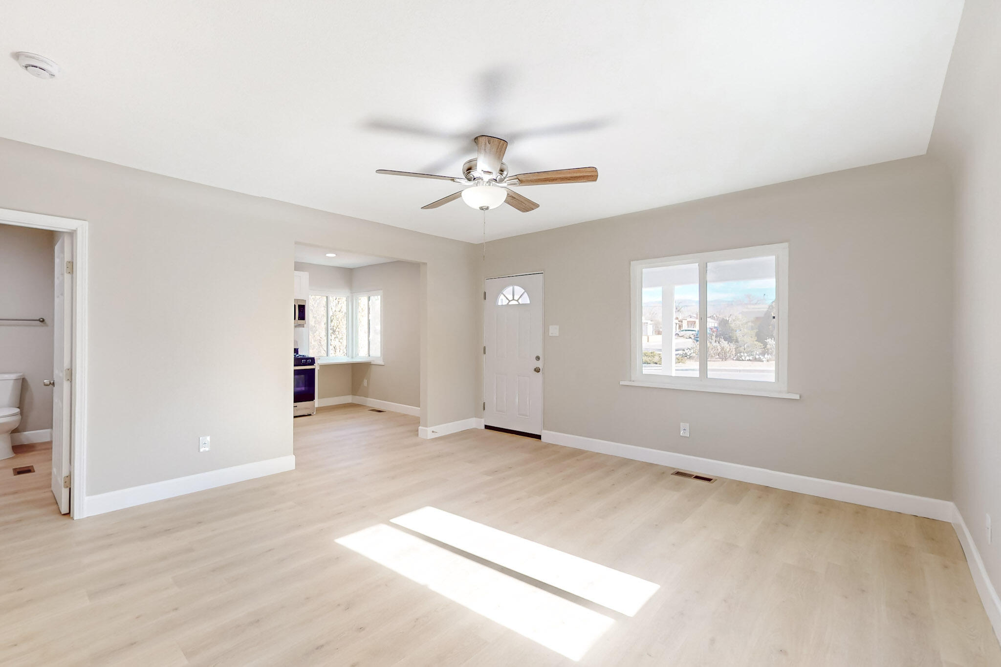 901 Princeton Drive, Albuquerque, New Mexico image 9