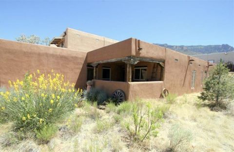Photo of 785 Tramway Lane NE #17B, Albuquerque, NM 87122 (MLS # 1105070)