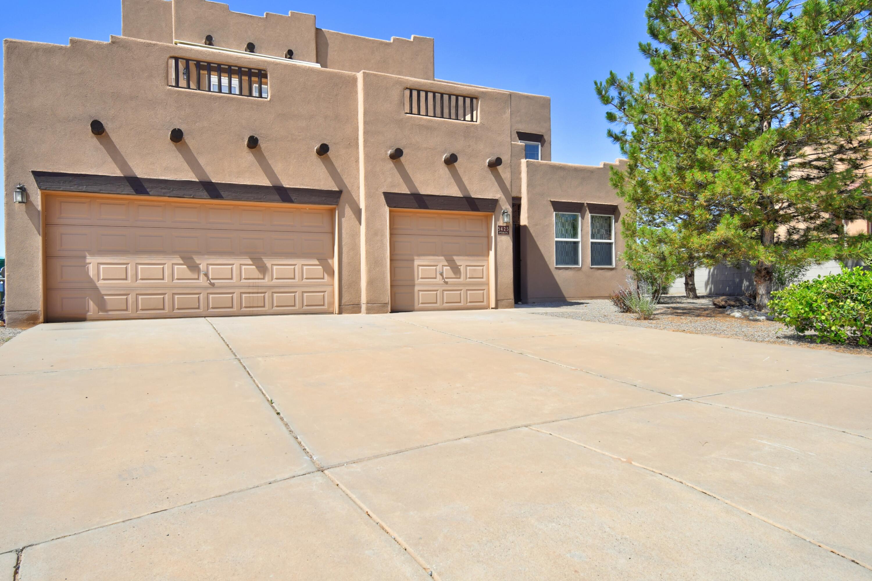 5425 Roosevelt Loop NE