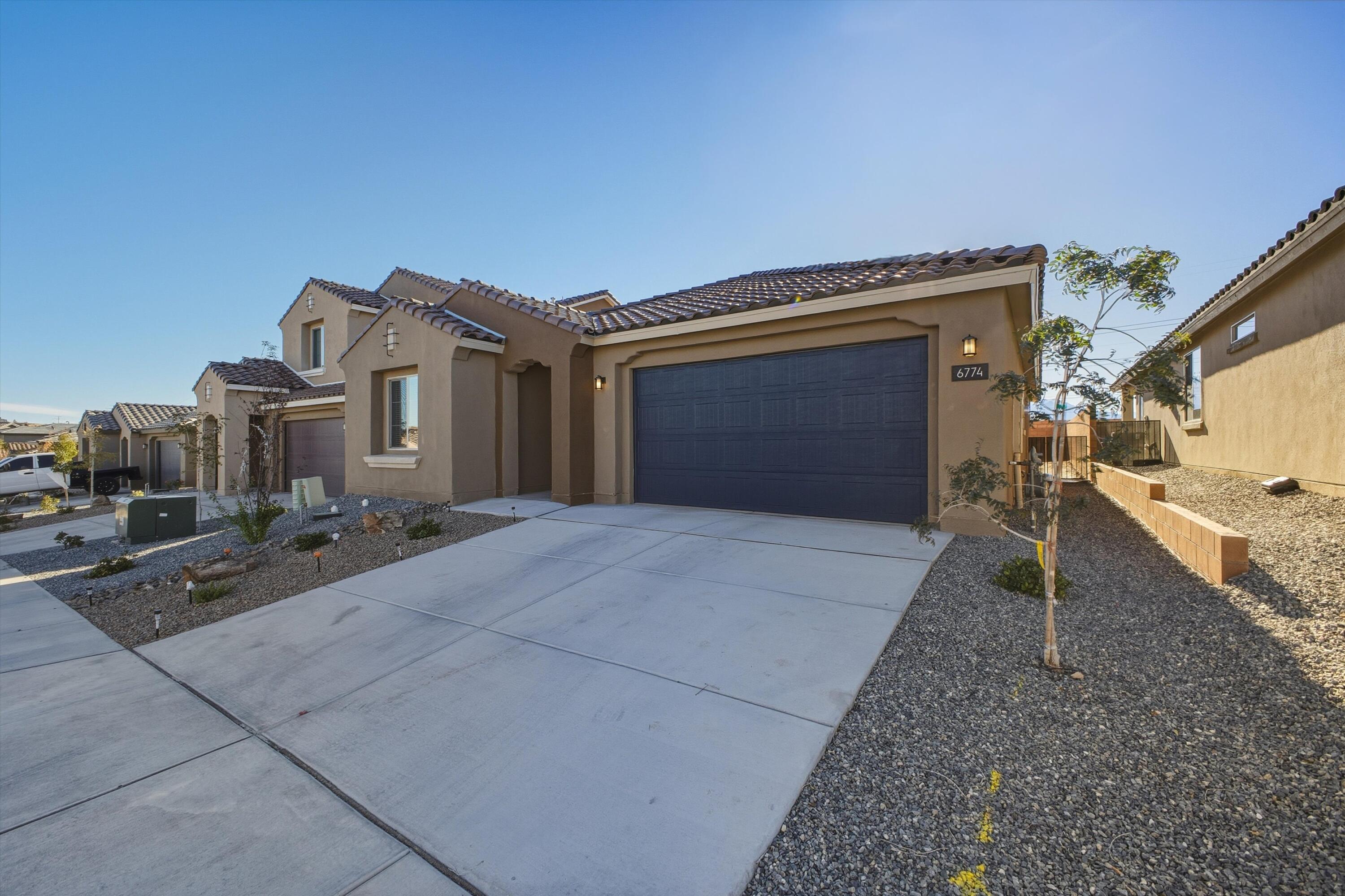 6774 Sydney Drive NE