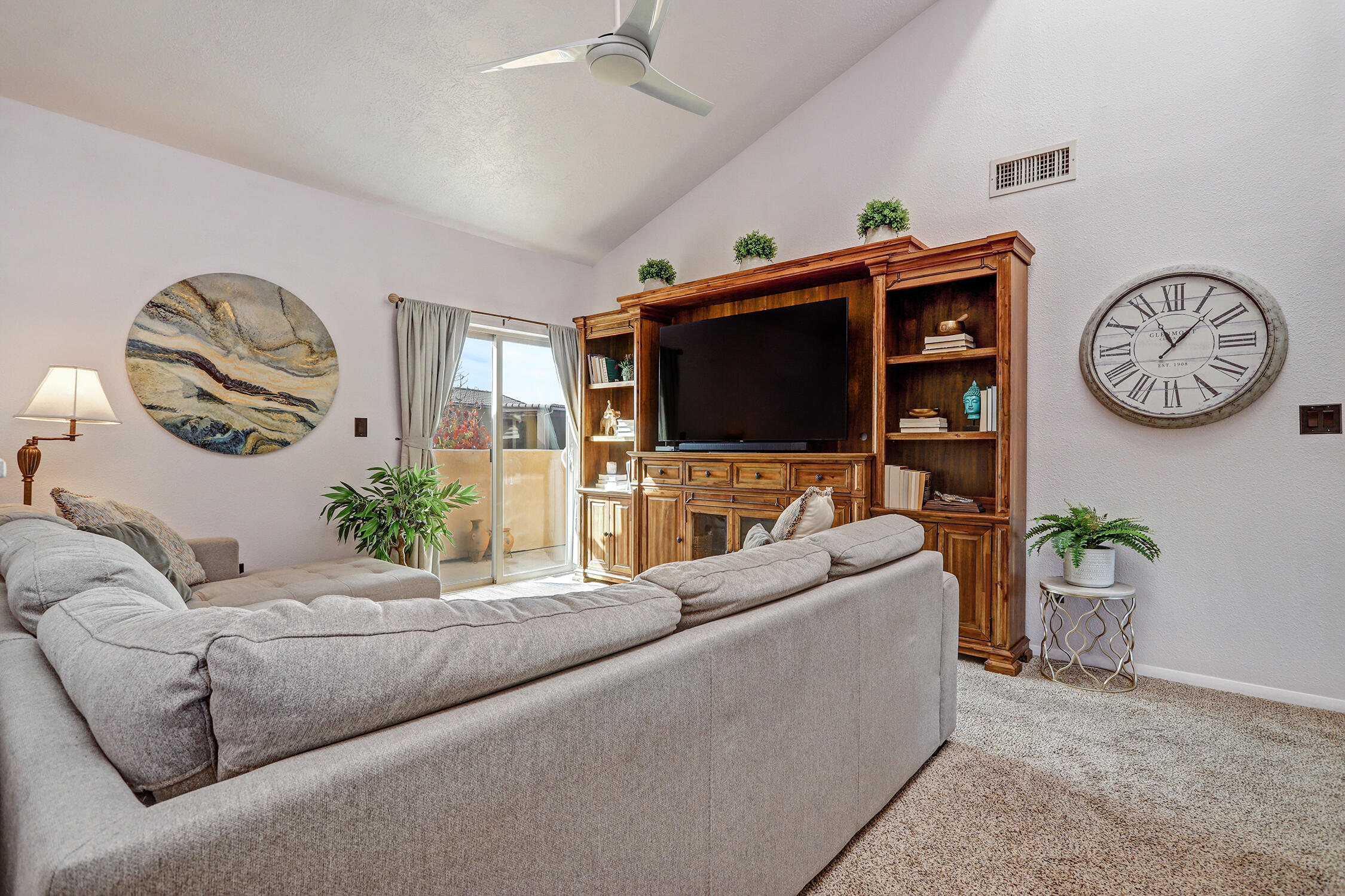 13246 Candelaria Road NE