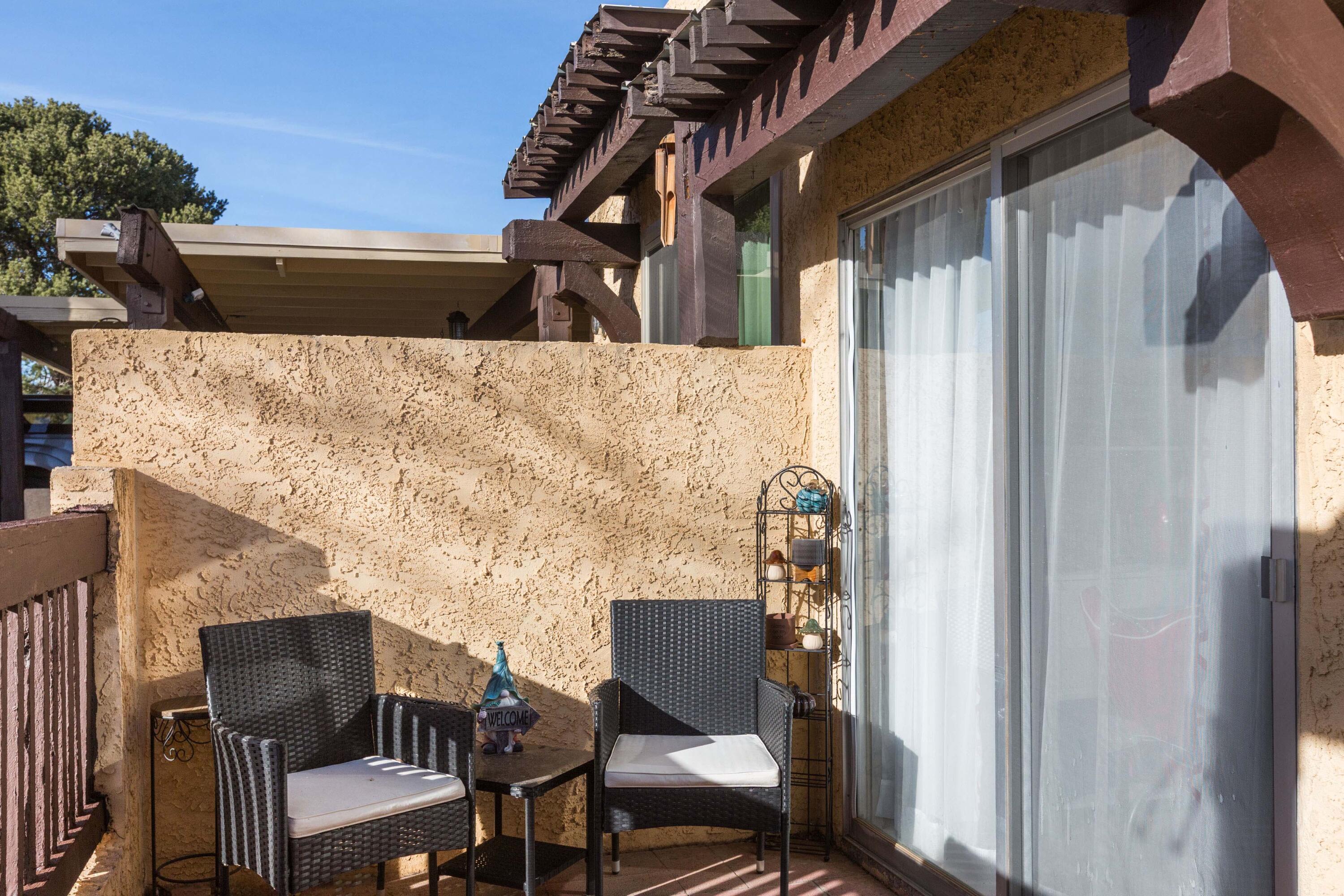 14 Casa Hermosa Drive NE