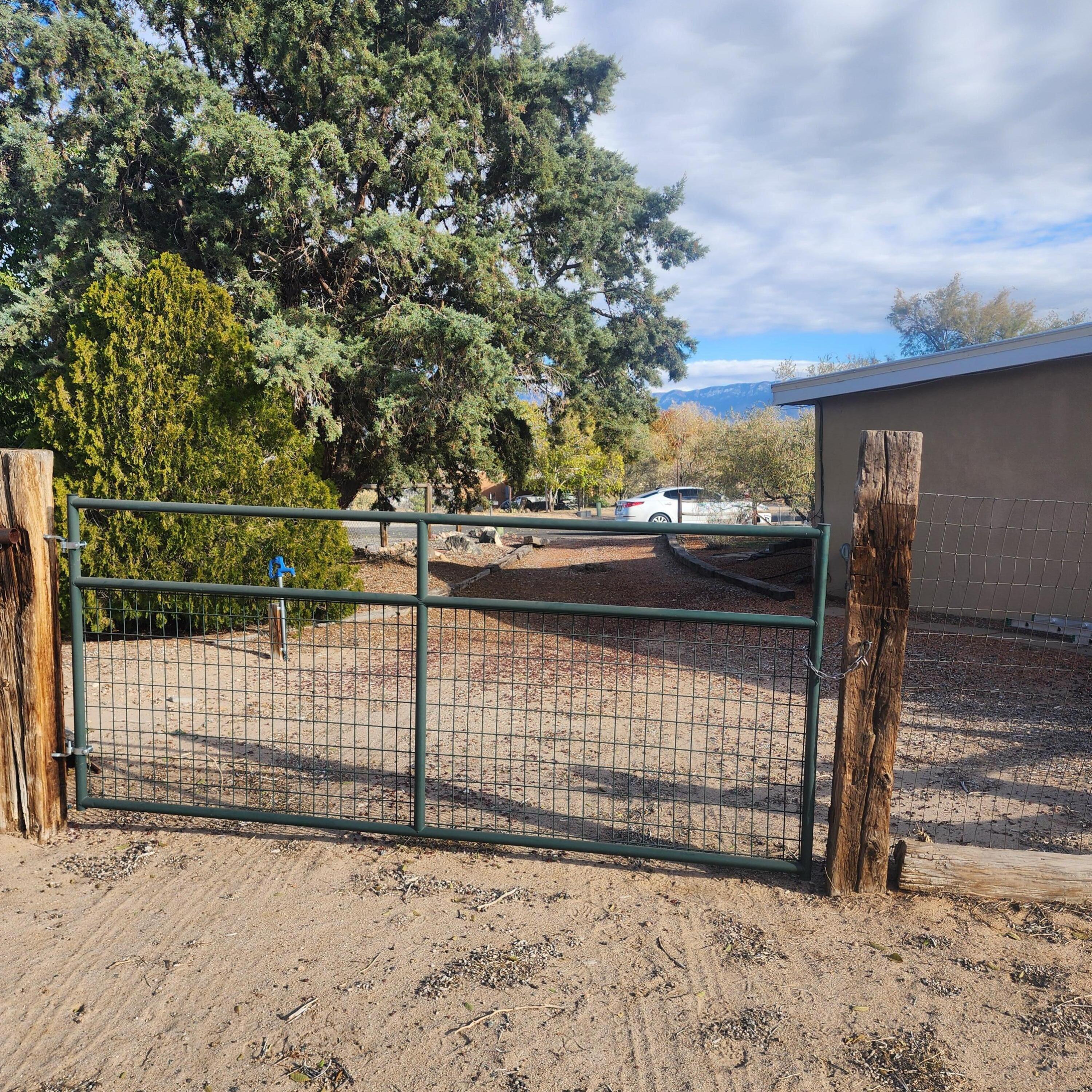 1304 Linda Court, Corrales, New Mexico image 3