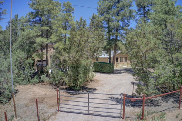 13 ROBINHOOD RD, TIJERAS, NM 87059 - Image c09eda4b91d0a2628fdbb8a9b542e257/2821521133