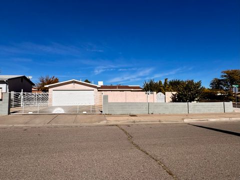 Photo of 9401 Reba Avenue SW, Albuquerque, NM 87121 (MLS # 1094113)