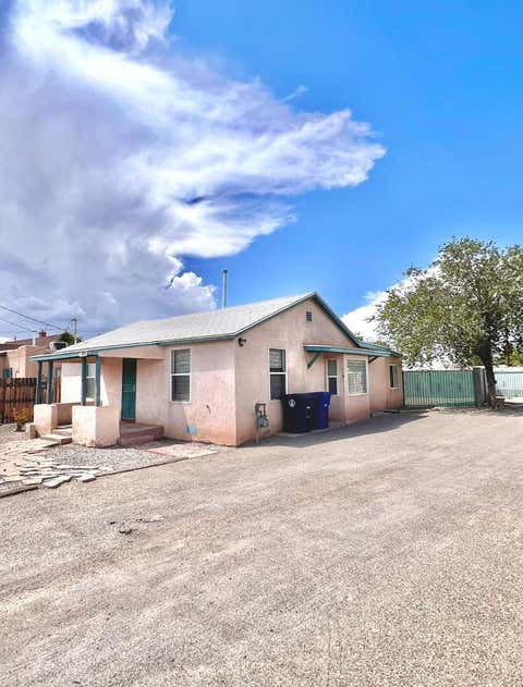 Photo of 615 Candelaria Road NW, Albuquerque, NM 87107 (MLS # 1109202)