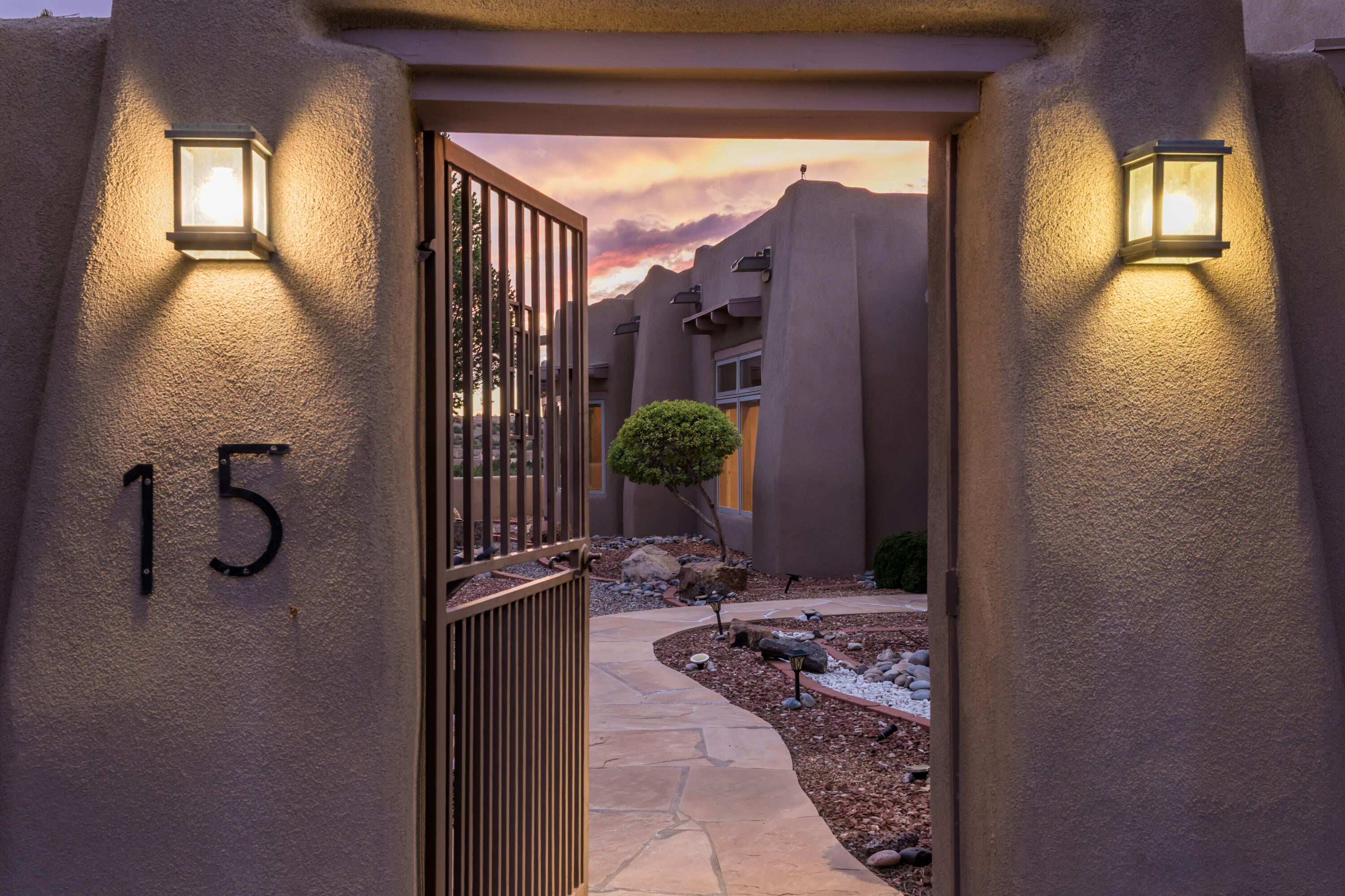 15 First Mesa Court