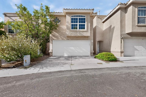 Photo of 5008 Serena Circle NE, Albuquerque, NM 87111 (MLS # 1111229)