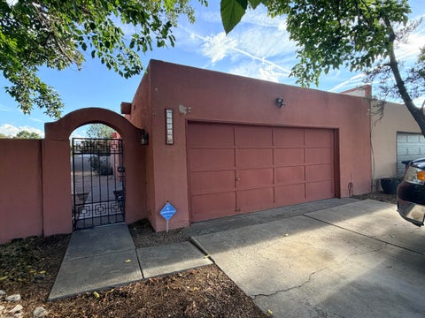 Photo of 12510 Singing Arrow Avenue SE, Albuquerque, NM 87123 (MLS # 1113010)