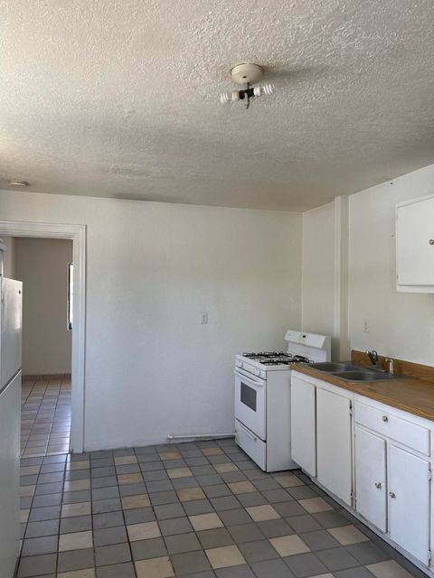 Townhouse For Rent - 225 Smith Avenue #C<br/> Albuquerque, NM 87102