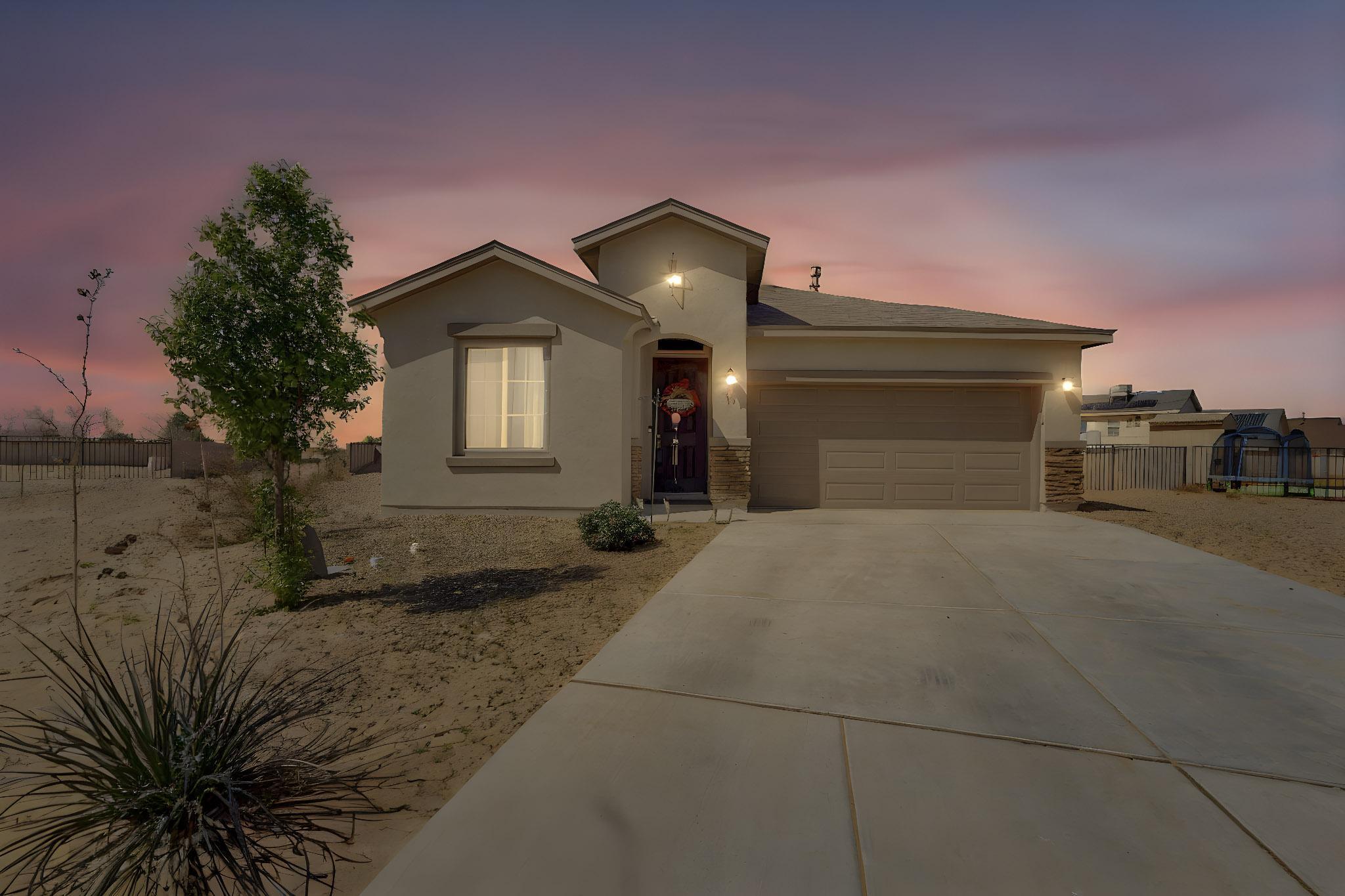 13 Enebro Place, Los Lunas, New Mexico image 1