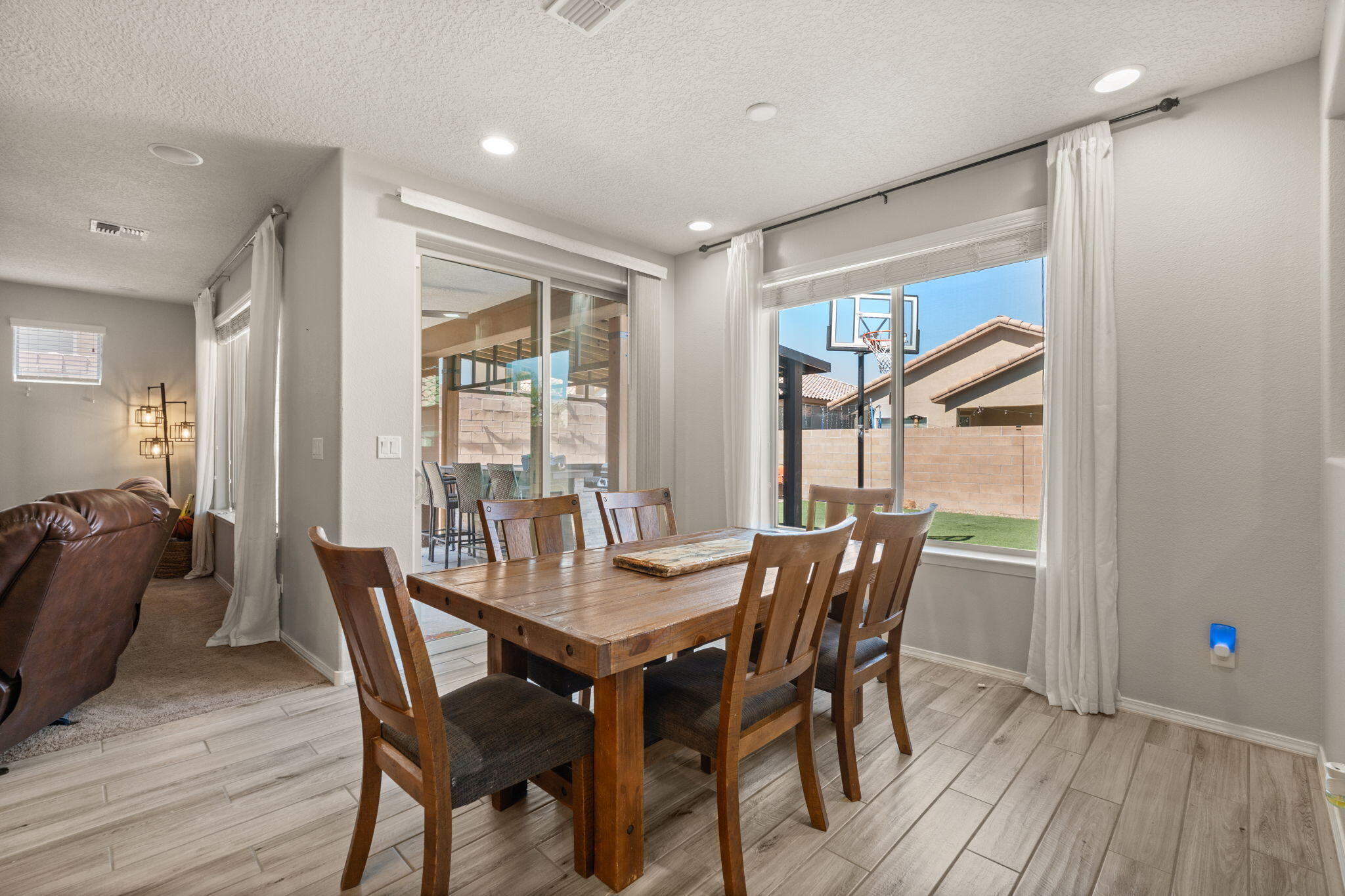 8809 JET STREAM Road NW