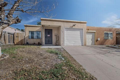 Photo of 236 Zena Lona Street NE, Albuquerque, NM 87123 (MLS # 1097446)