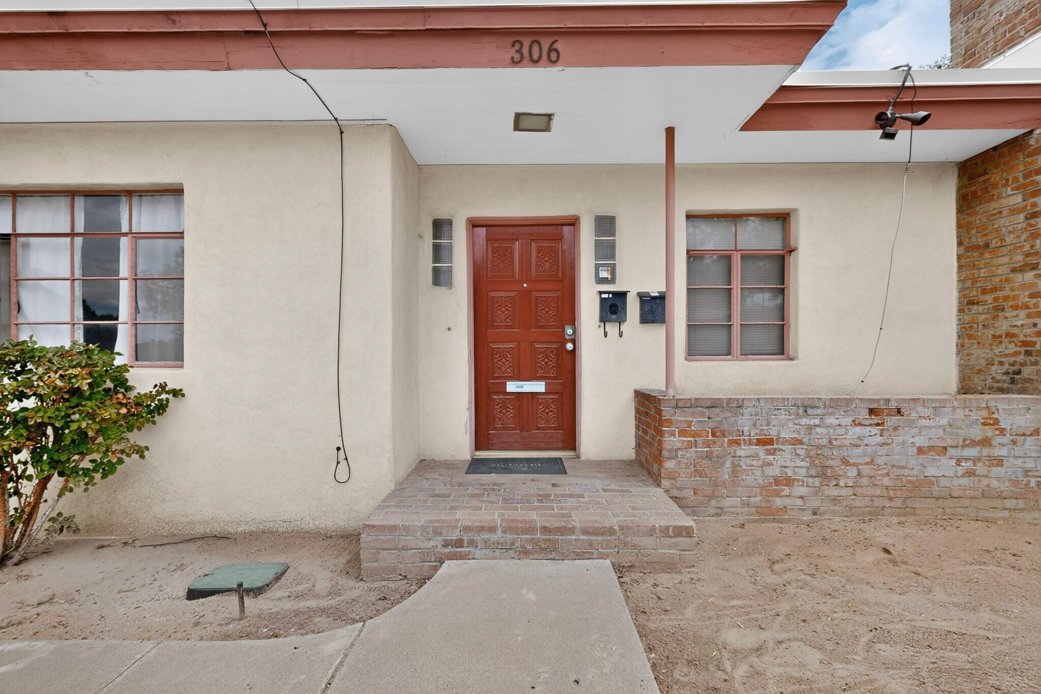 306 Carlisle Boulevard SE