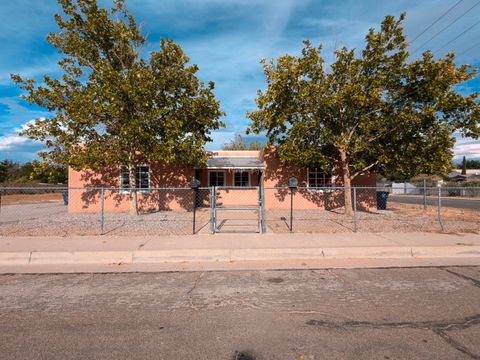Photo of 400 63rd Street NW, Albuquerque, NM 87105 (MLS # 1097636)