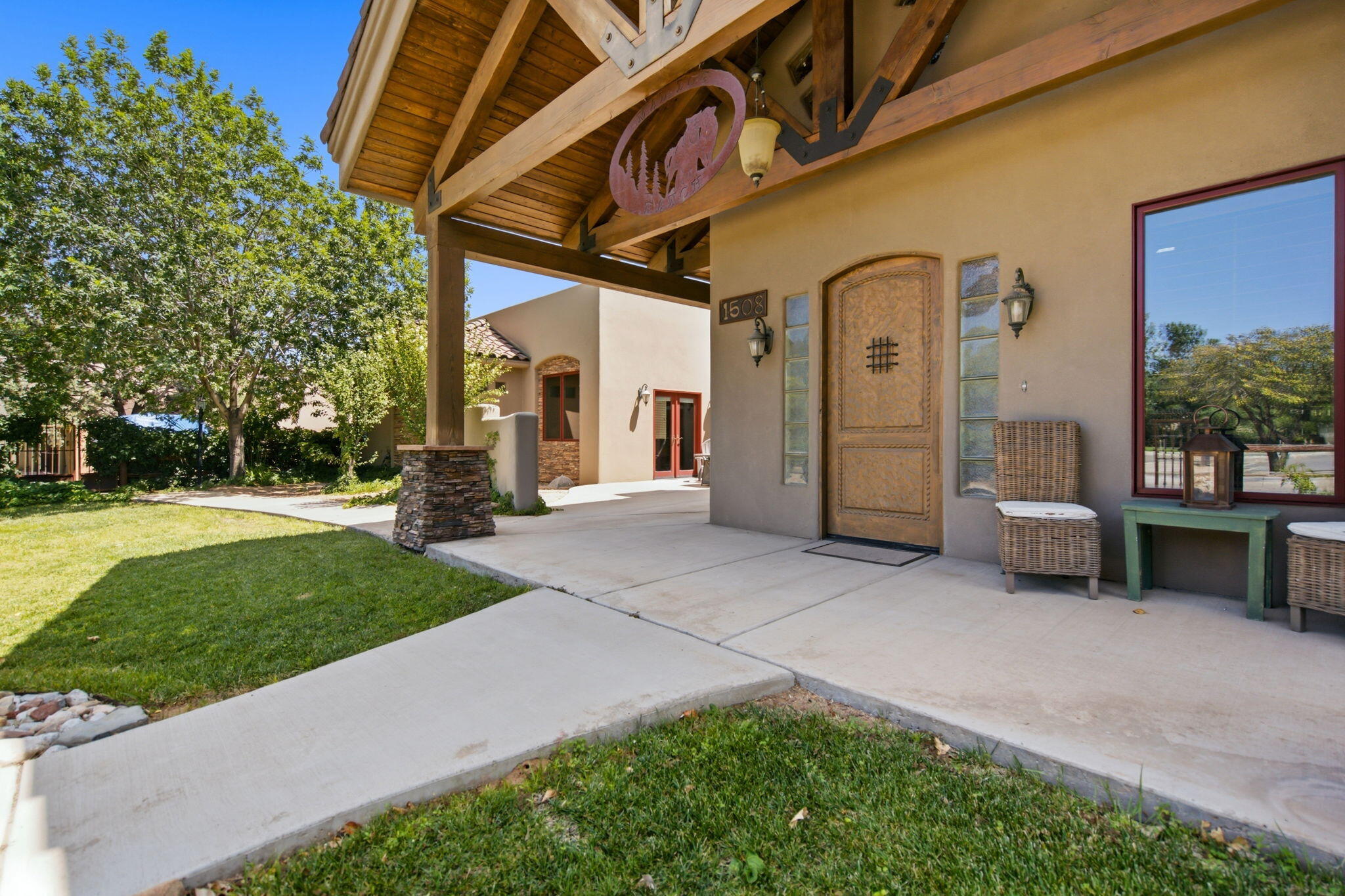 1508 Douglas Macarthur Road NW
