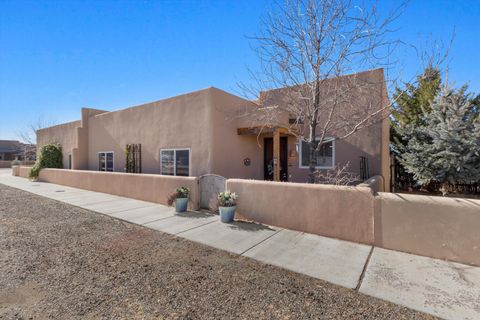 Townhouse For Sale - 3 Silver Buckle Road<br/> Santa Fe County, Santa Fe, NM 87508
