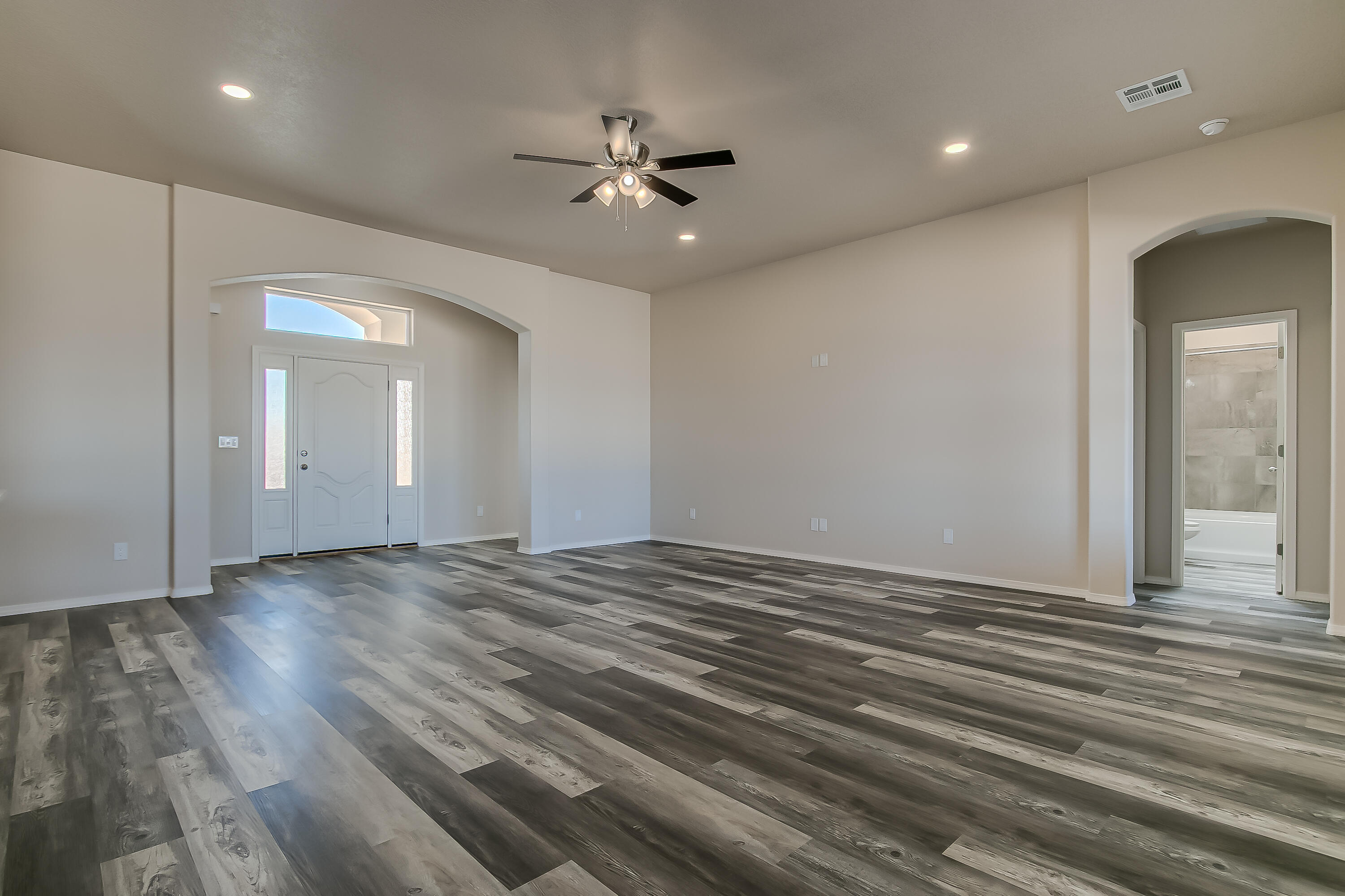 32 2nd Street NE