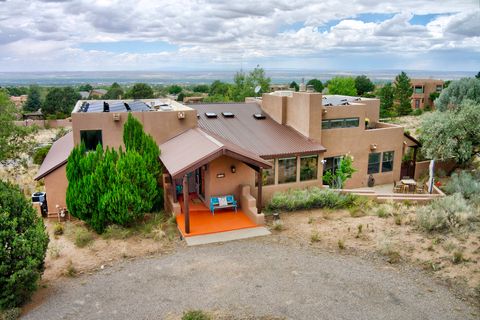 Homes For Sale - 532 Roadrunner Lane<br/> Bernalillo County, Albuquerque, NM 87122