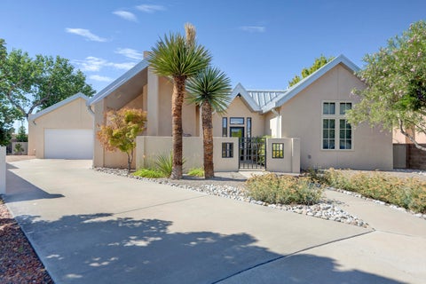 Photo of 2204 Via Granada Place NW, Albuquerque, NM 87104 (MLS # 1108487)