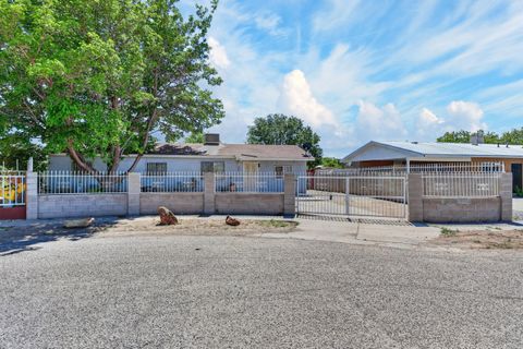 307 Los Pinos Road Bernalillo NM 87004
