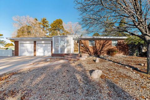 Photo of 8205 Connecticut Street NE, Albuquerque, NM 87110 (MLS # 1096978)