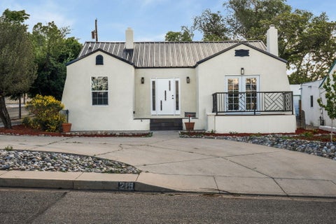 Homes For Rent - 219 Solano Drive<br/> Albuquerque, NM 87108