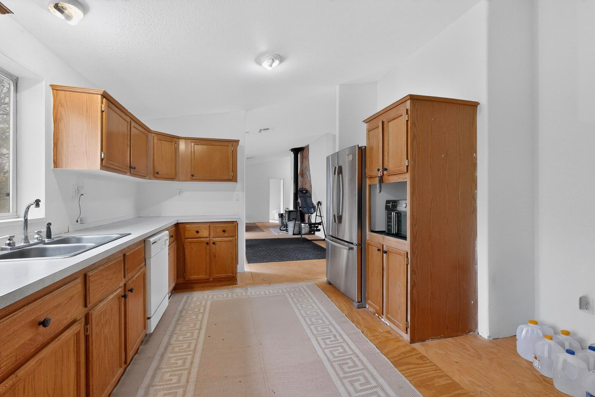82 Jesse James Road