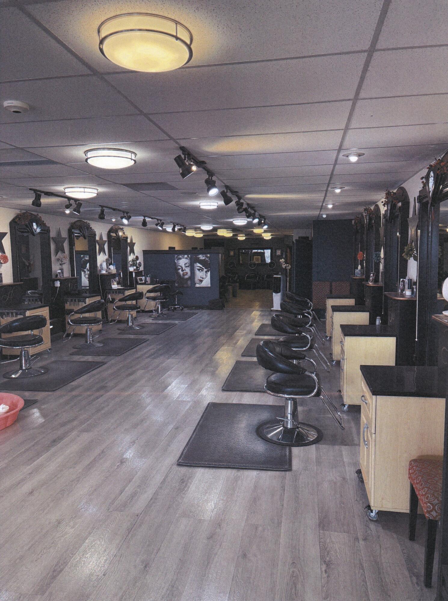 7913-15 MENAUL Boulevard NE