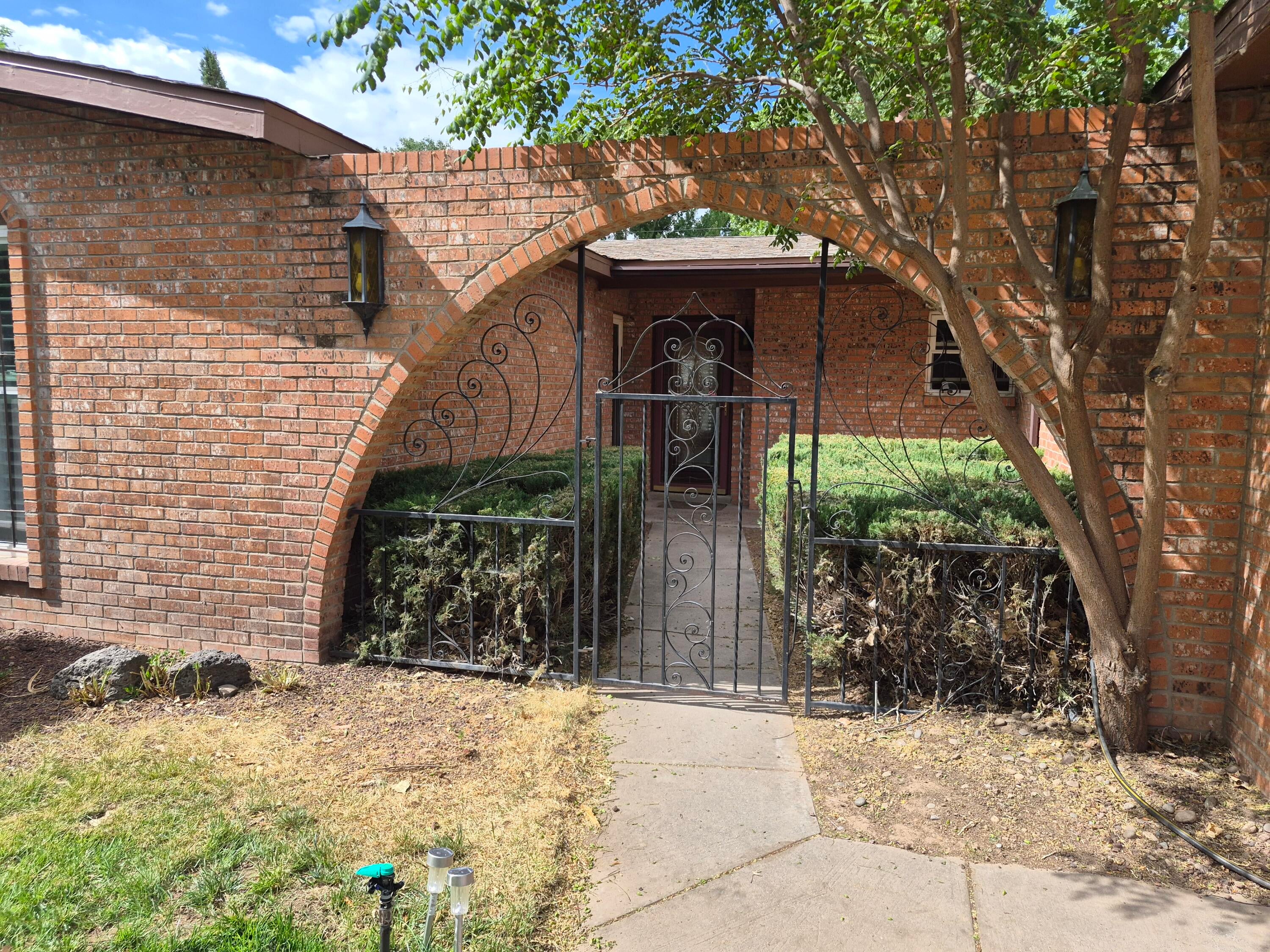 1020 Stuart Road NW