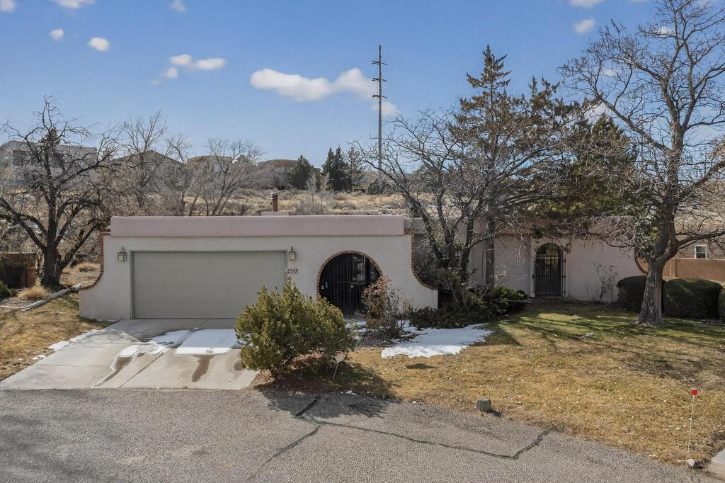 717 Sagewood Court SE