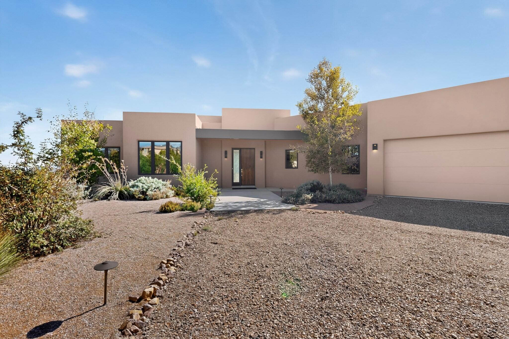 6 Blue Corn Court
