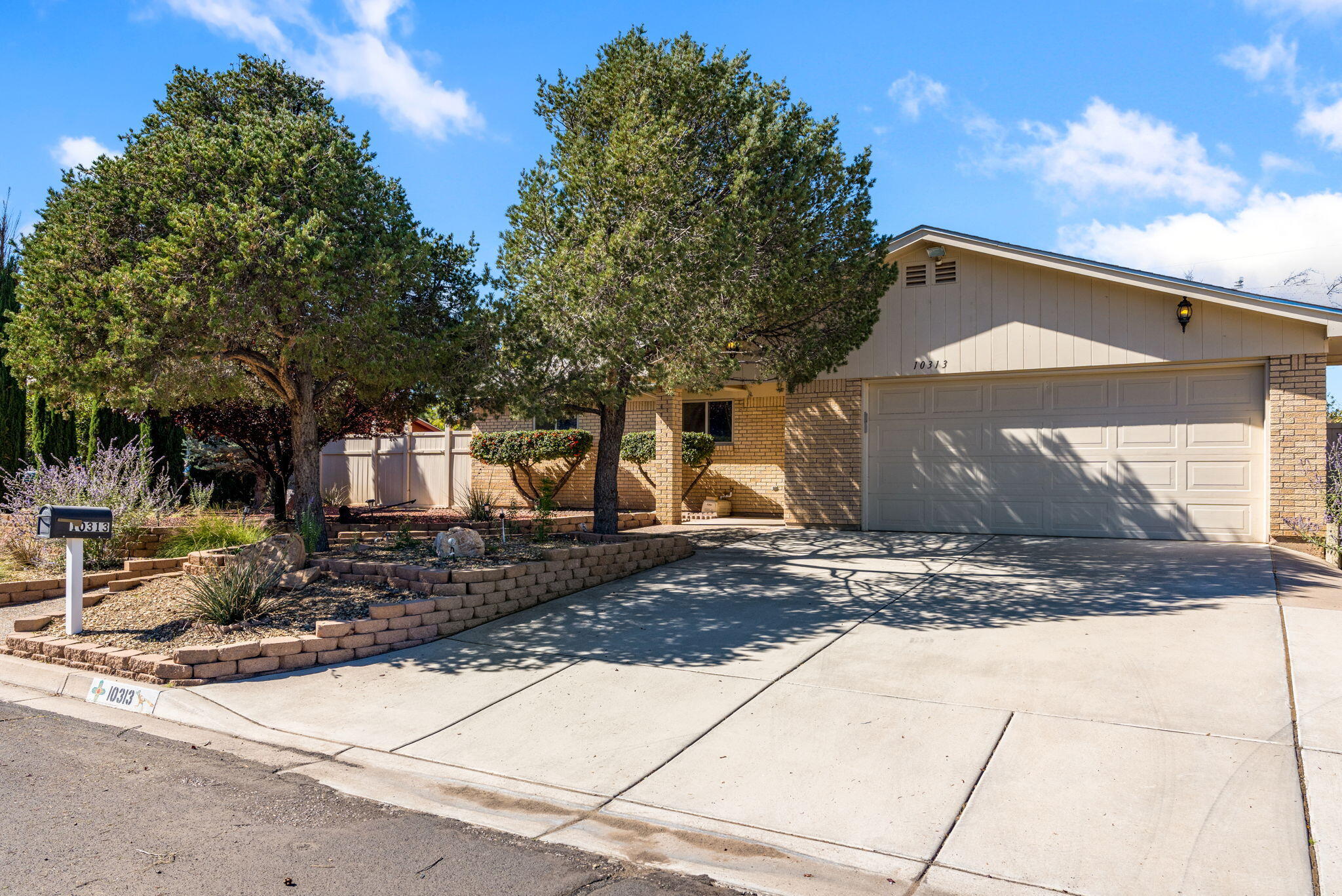 10313 Leymon Court NW