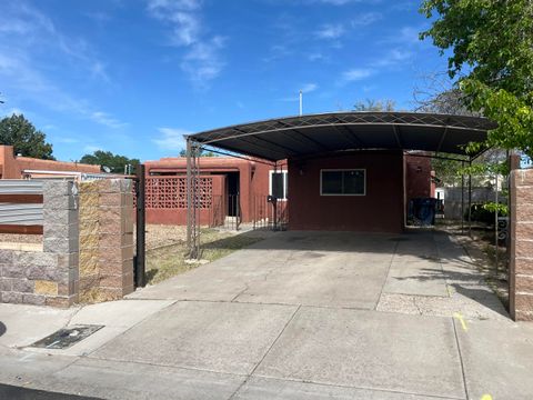 Photo of 422 Chama Street NE, Albuquerque, NM 87108 (MLS # 1102512)
